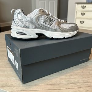 Men’s 7.5 New Balance MR530LG - grey